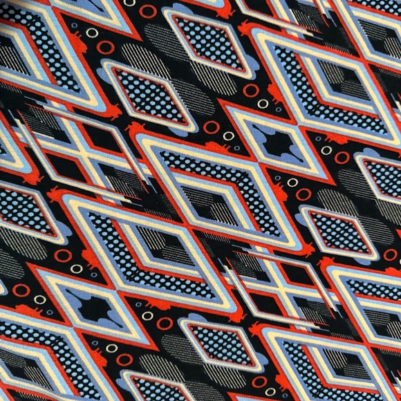 LuLaRoe Lynnae Long Sleeve, 2XL - Picture 4 of 4